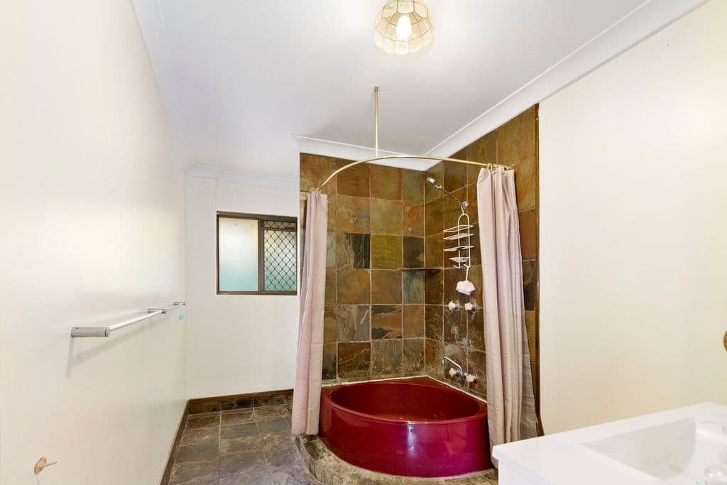 36 Sundown Drive, Paradise Point QLD 4216, Paradise Point - Thumbnail 2
