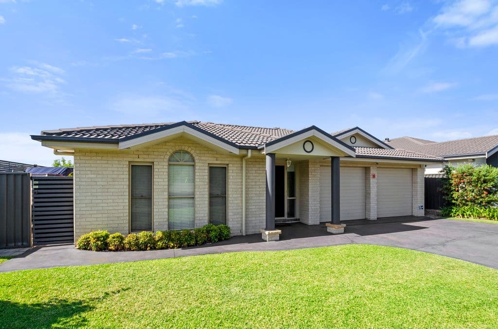 1 Penterong Way, Haywards Bay - Image 1