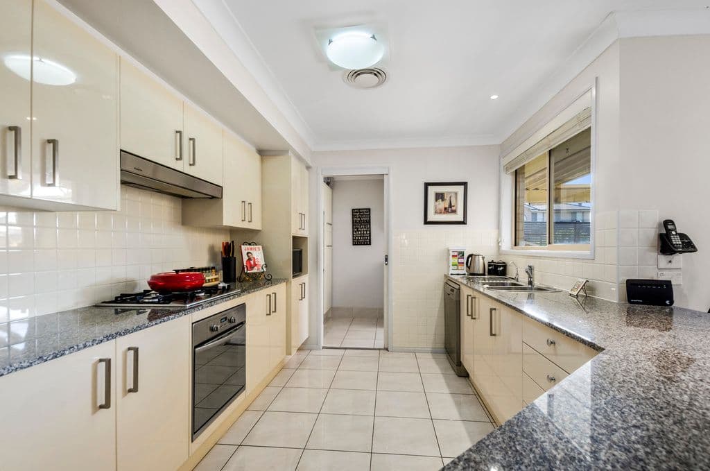 1 Penterong Way, Haywards Bay - Thumbnail 2