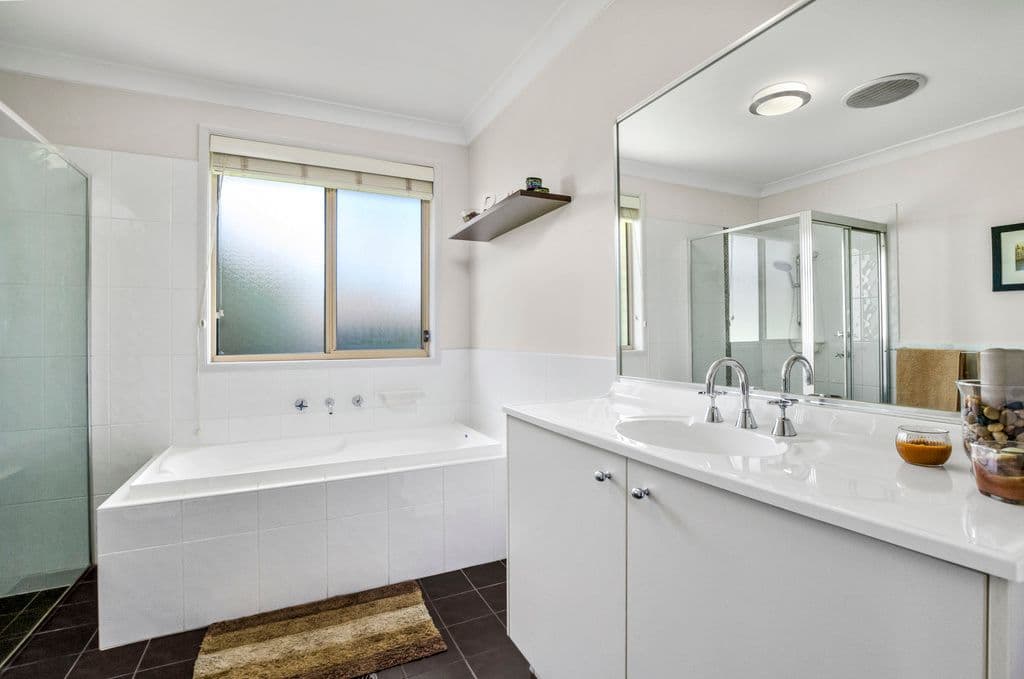 1 Penterong Way, Haywards Bay - Thumbnail 6