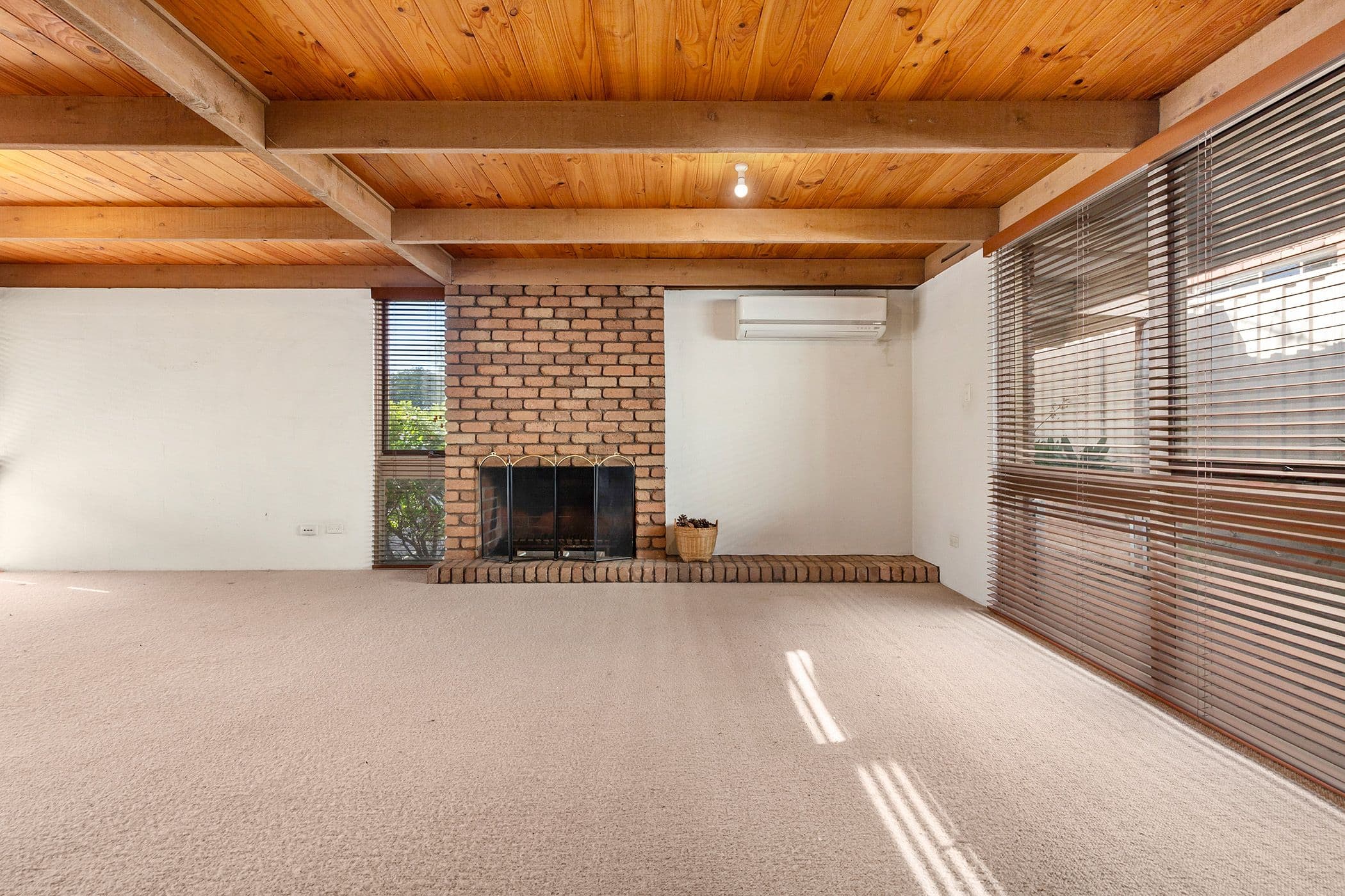 2 Myrtle Court, Watsonia North VIC 3087, Watsonia North - Thumbnail 2