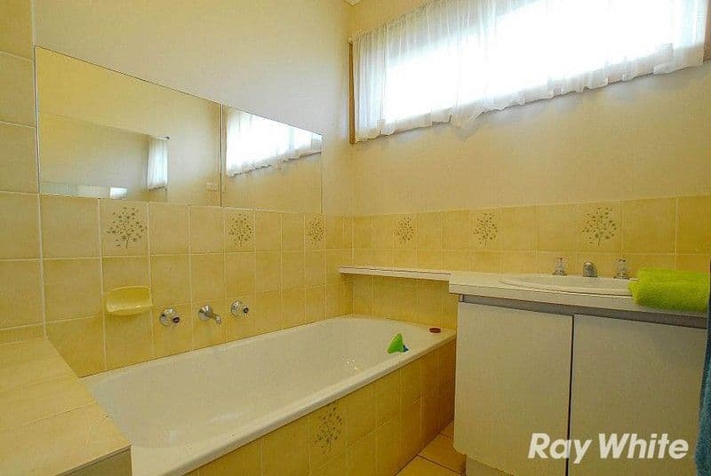 13 Calder Way, WANTIRNA SOUTH VIC 3152, Wantirna South - Thumbnail 5