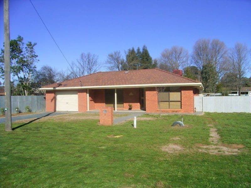 76 Russell Street, HOWLONG NSW 2643, Howlong - Image 1