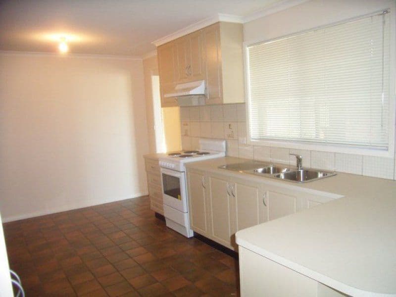76 Russell Street, HOWLONG NSW 2643, Howlong - Thumbnail 2