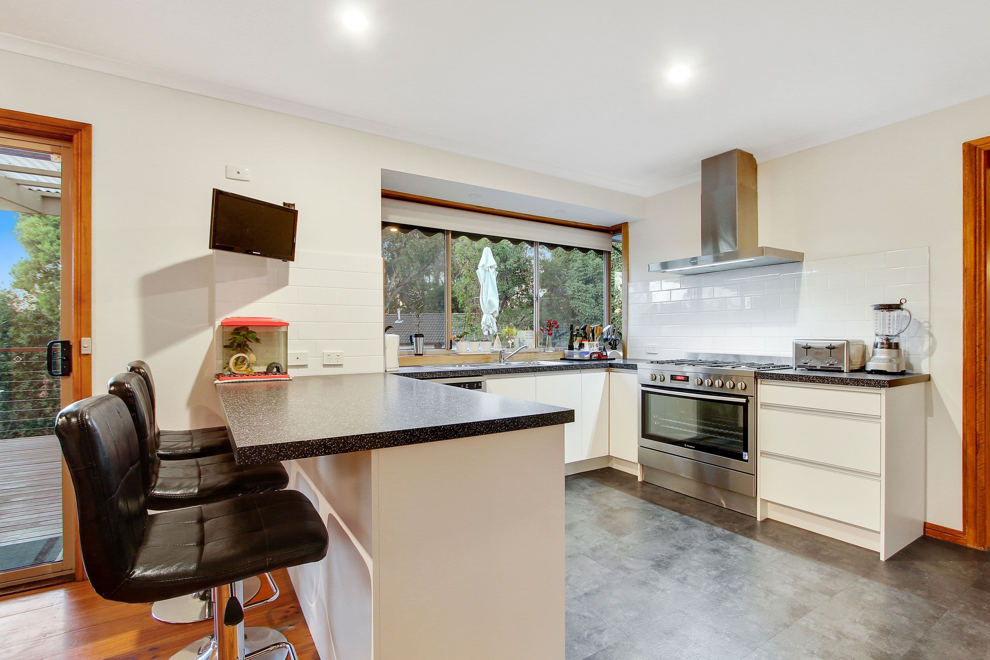 24 Balmerino Square, Frankston VIC 3199, Frankston - Thumbnail 2