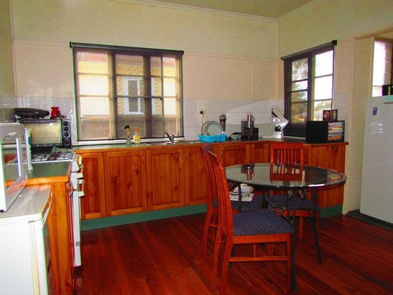17 Ernest Street, LEICHHARDT QLD 4305, Leichhardt - Thumbnail 2