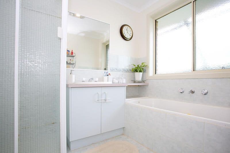 18 Trenton Parade, ST ALBANS PARK VIC 3219, St Albans Park - Thumbnail 6