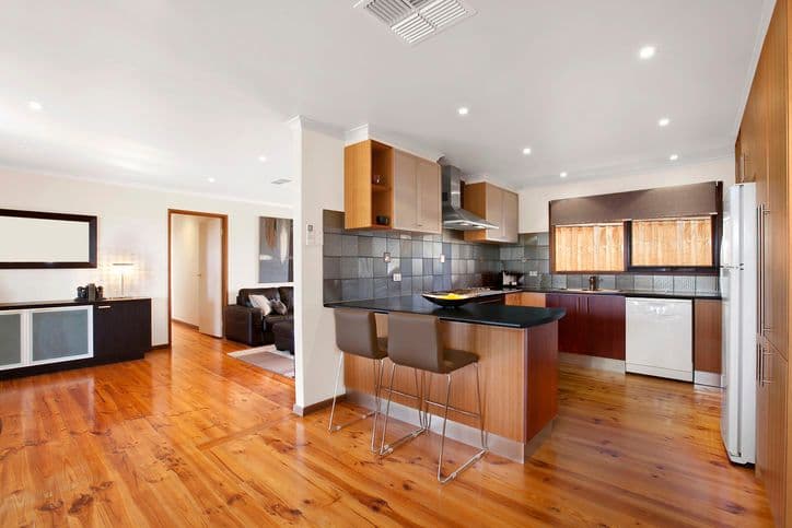 3 Camira Close, DONCASTER EAST VIC 3109, Doncaster East - Thumbnail 4