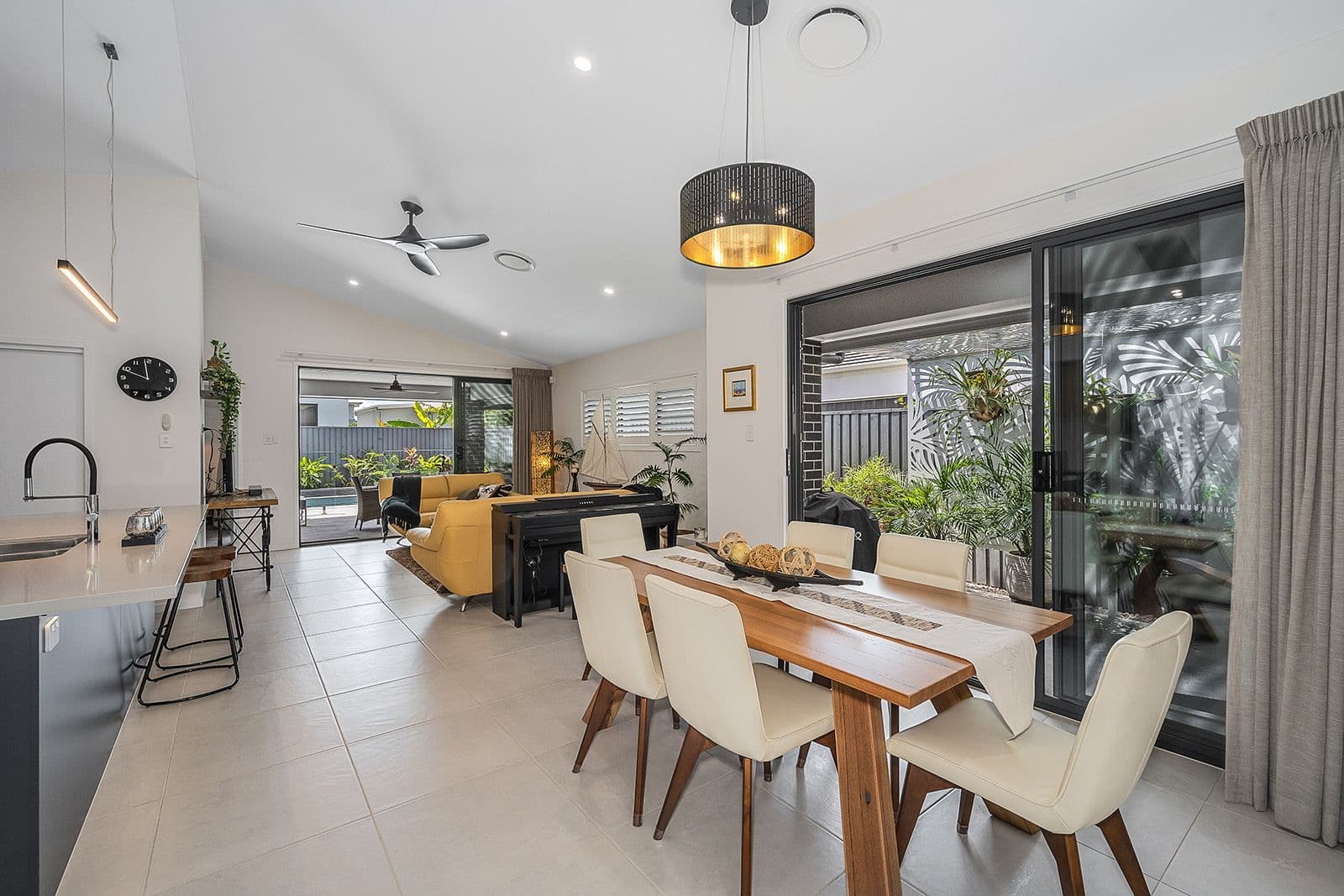 22 Aegean Avenue, Newport QLD 4020, Newport - Thumbnail 3
