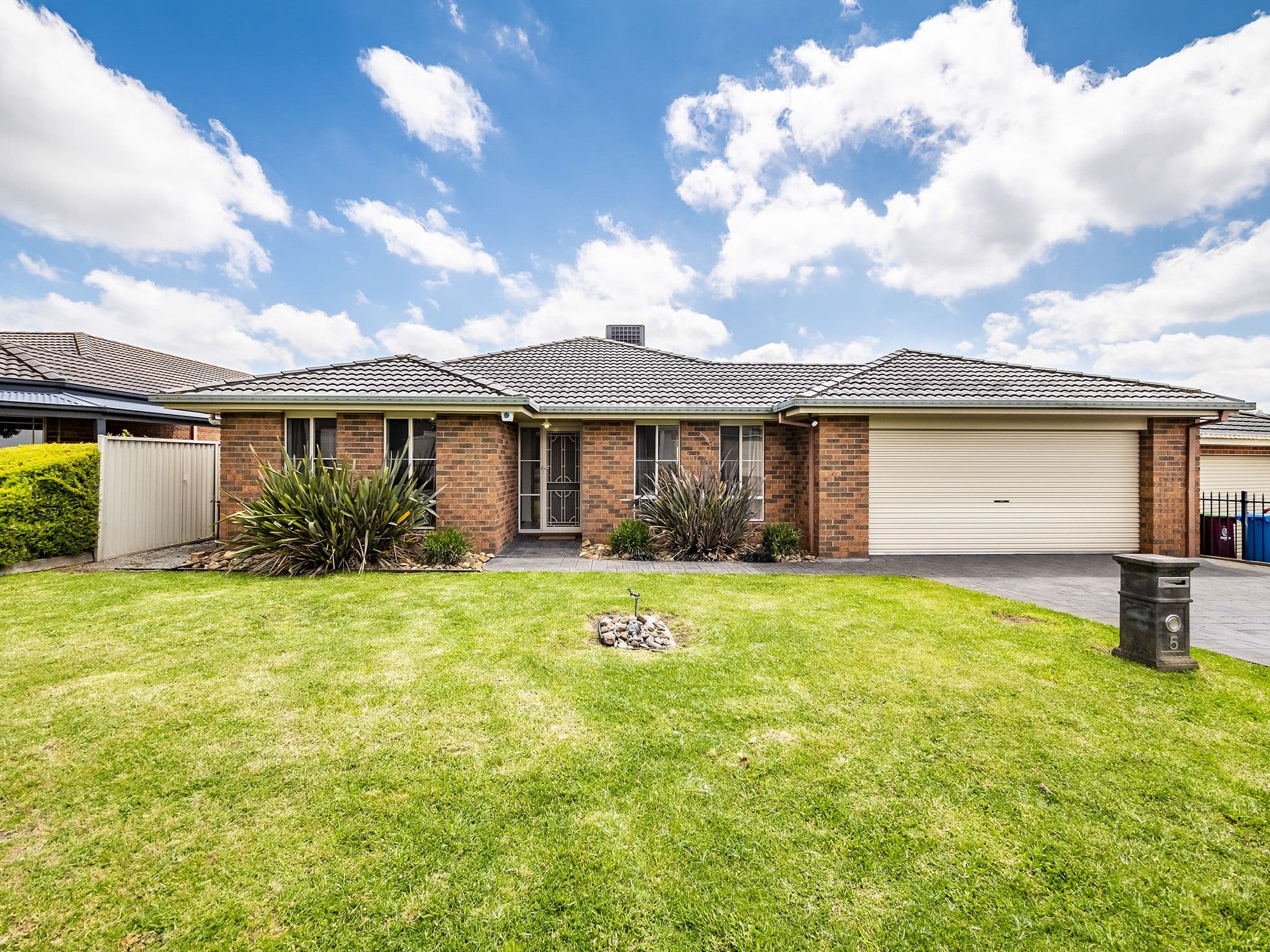 5 Stone Hill Circuit, Cranbourne East VIC 3977, Cranbourne East - Image 1