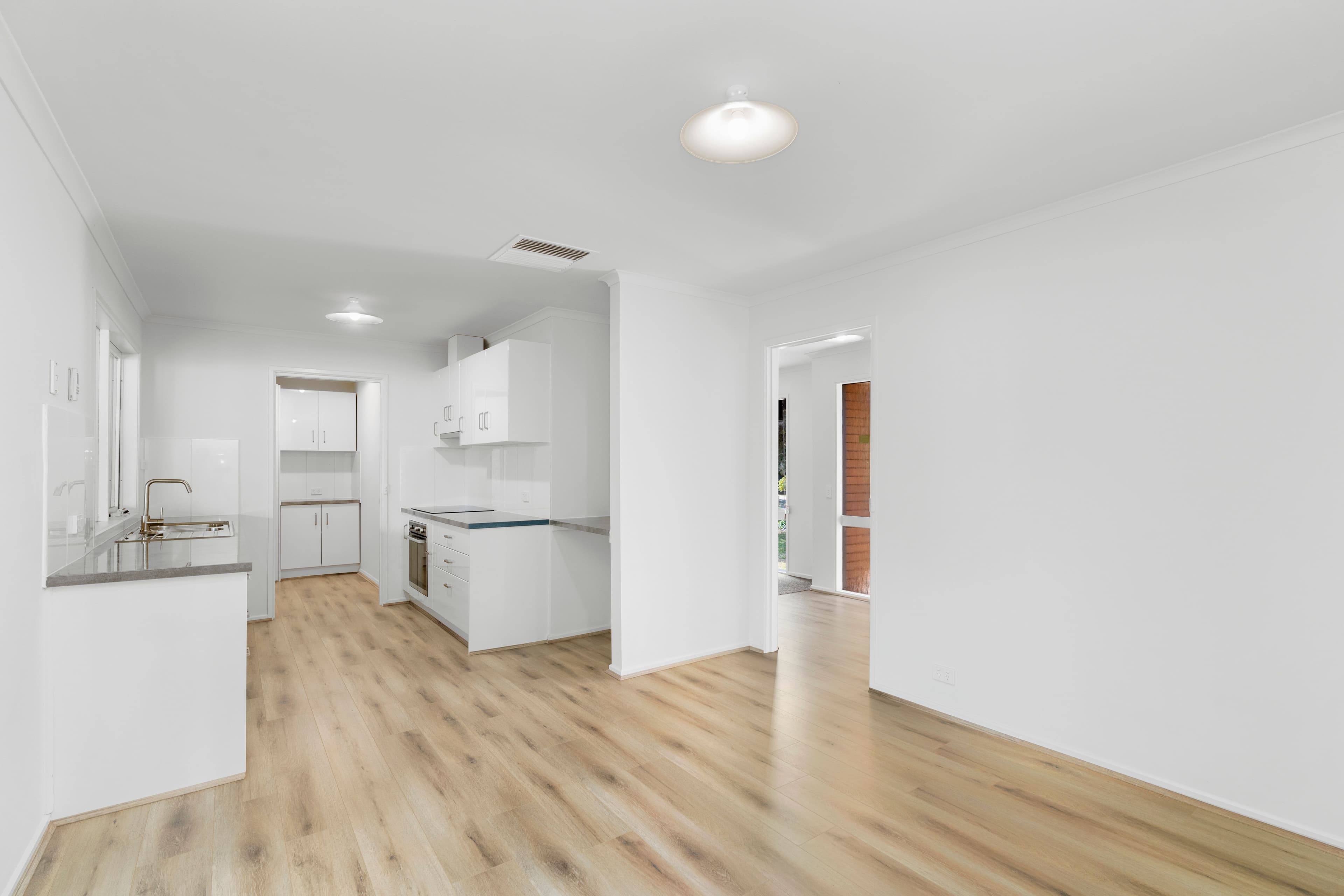 30 Dunn Avenue, FOREST HILL NSW 2651, Forest Hill - Thumbnail 2