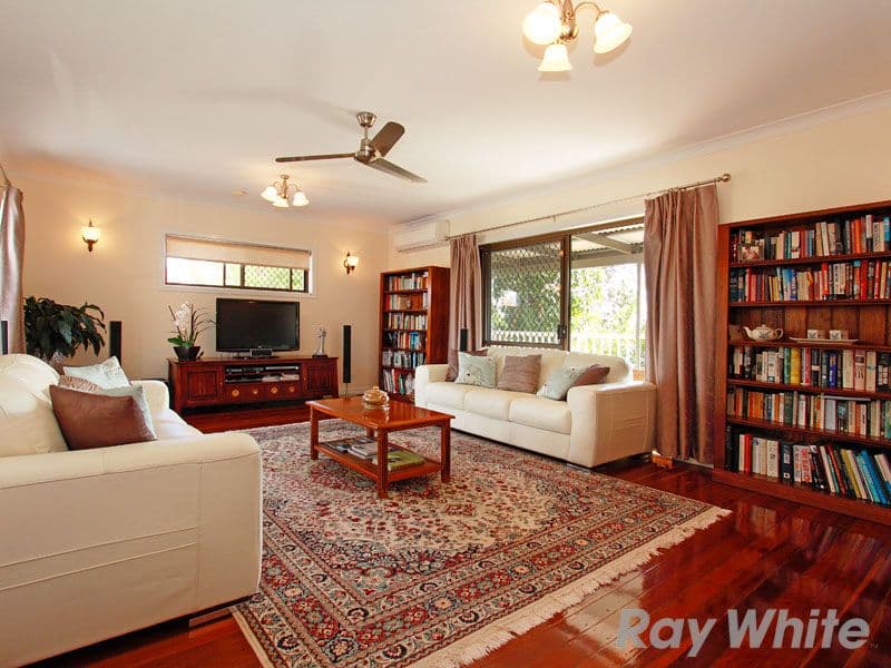 9 Kembla Street, WAVELL HEIGHTS QLD 4012, Wavell Heights - Thumbnail 2