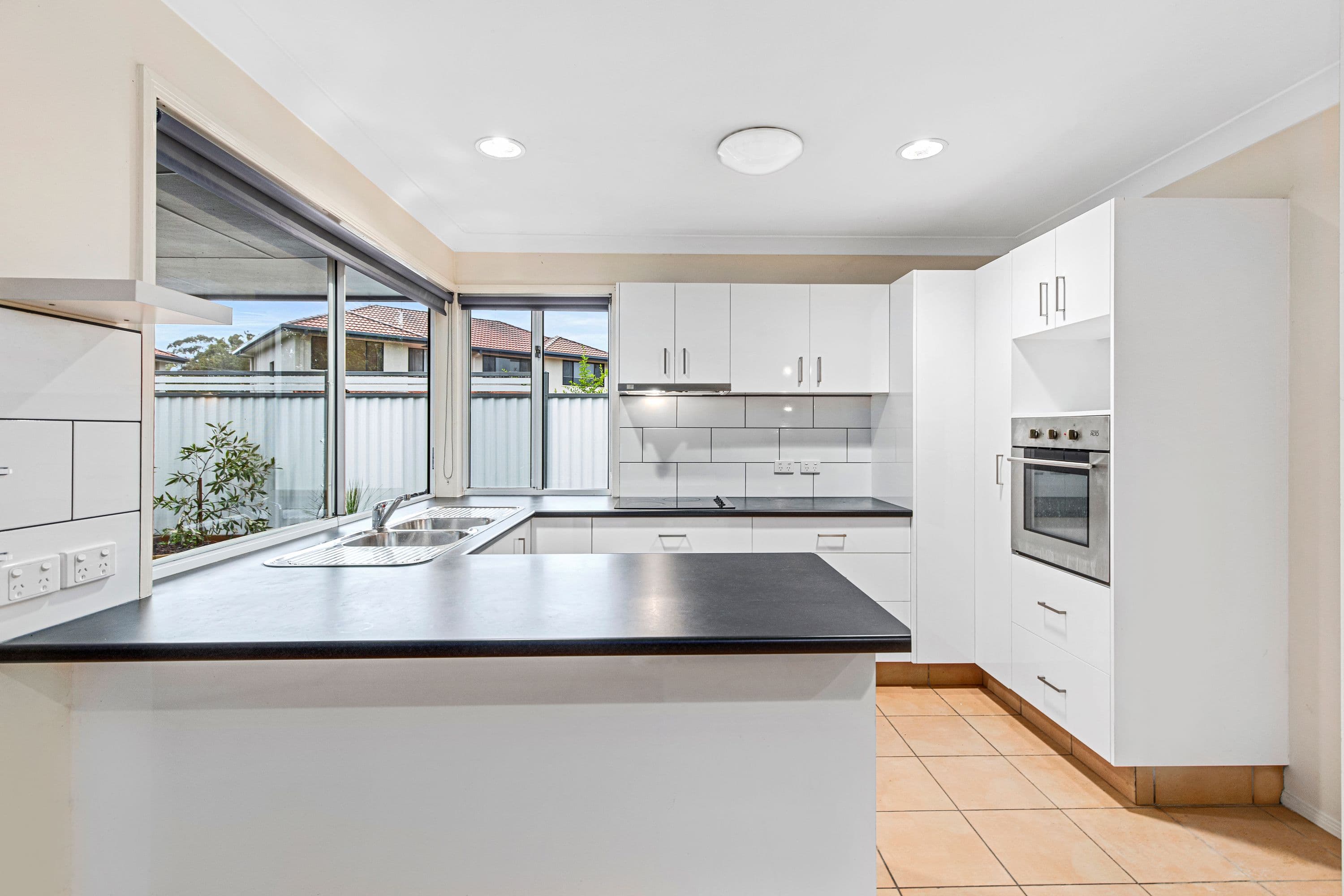 9 Harrow Place, Arundel QLD 4214, Arundel - Thumbnail 5