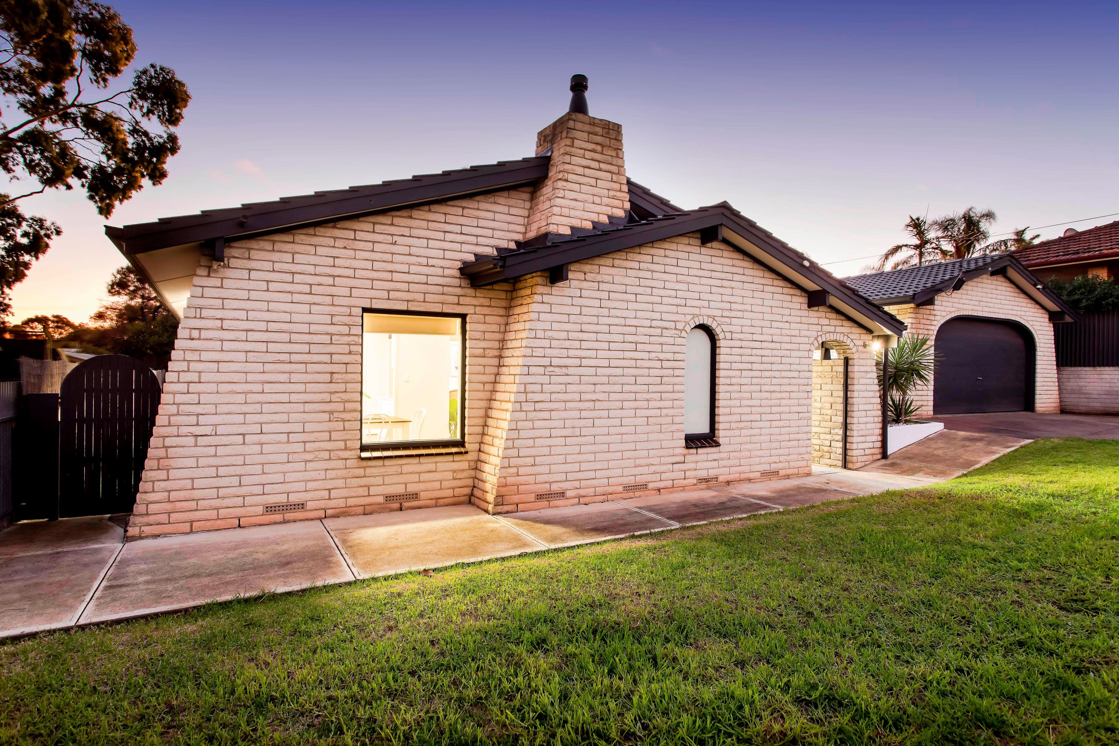 25 Suzanne Avenue, Morphett Vale SA 5162, Morphett Vale - Thumbnail 2
