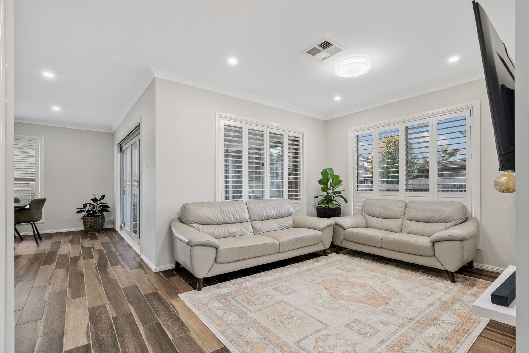 22 Bowen Circuit, GLEDSWOOD HILLS NSW 2557, Gledswood Hills - Thumbnail 2