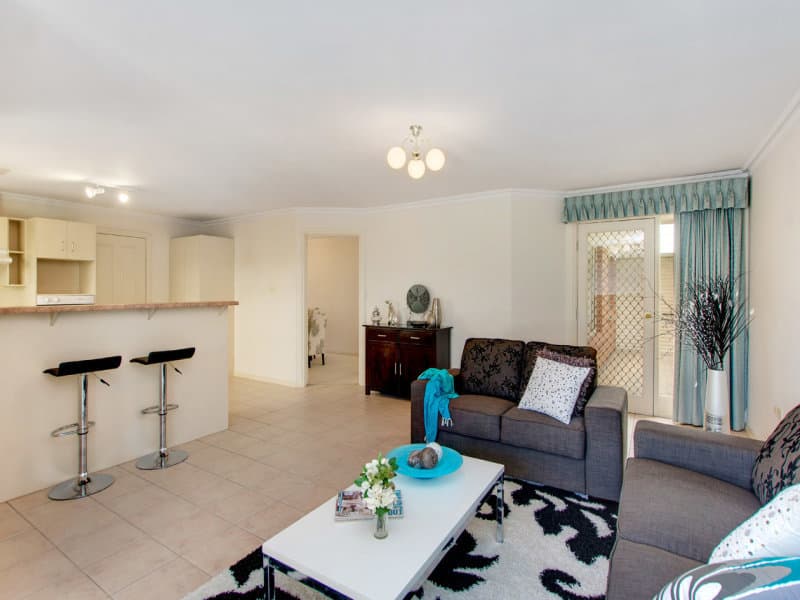 8 Burgundy Way, Glengowrie - Thumbnail 3