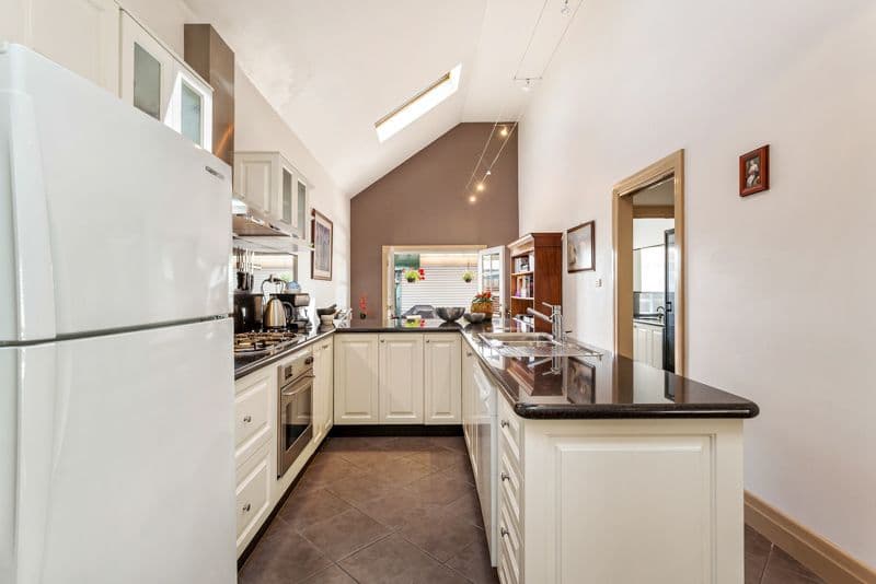 12 Frederick Street, Yarraville - Thumbnail 8