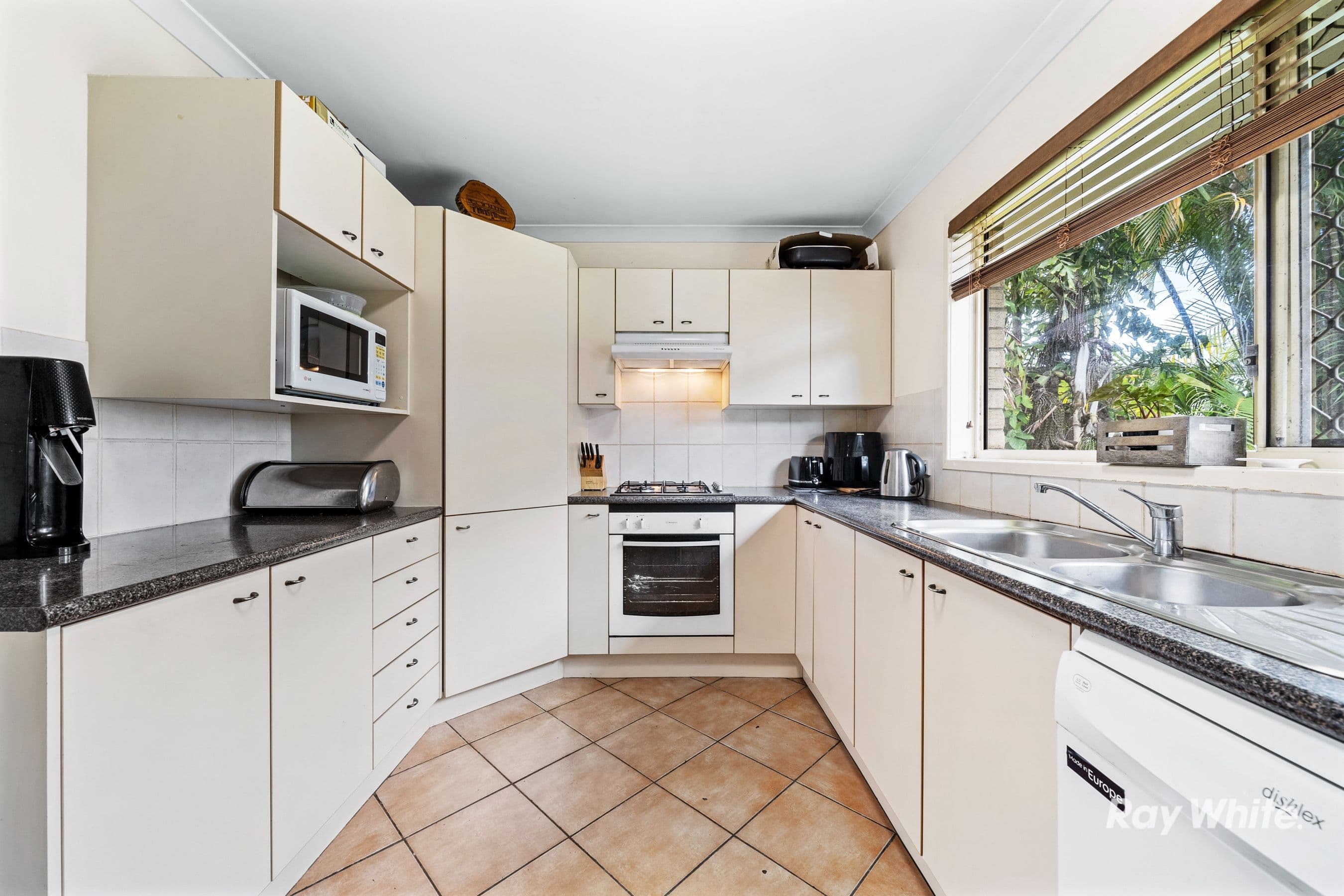 9 Isaac Court, Hillcrest QLD 4118, Hillcrest - Thumbnail 3