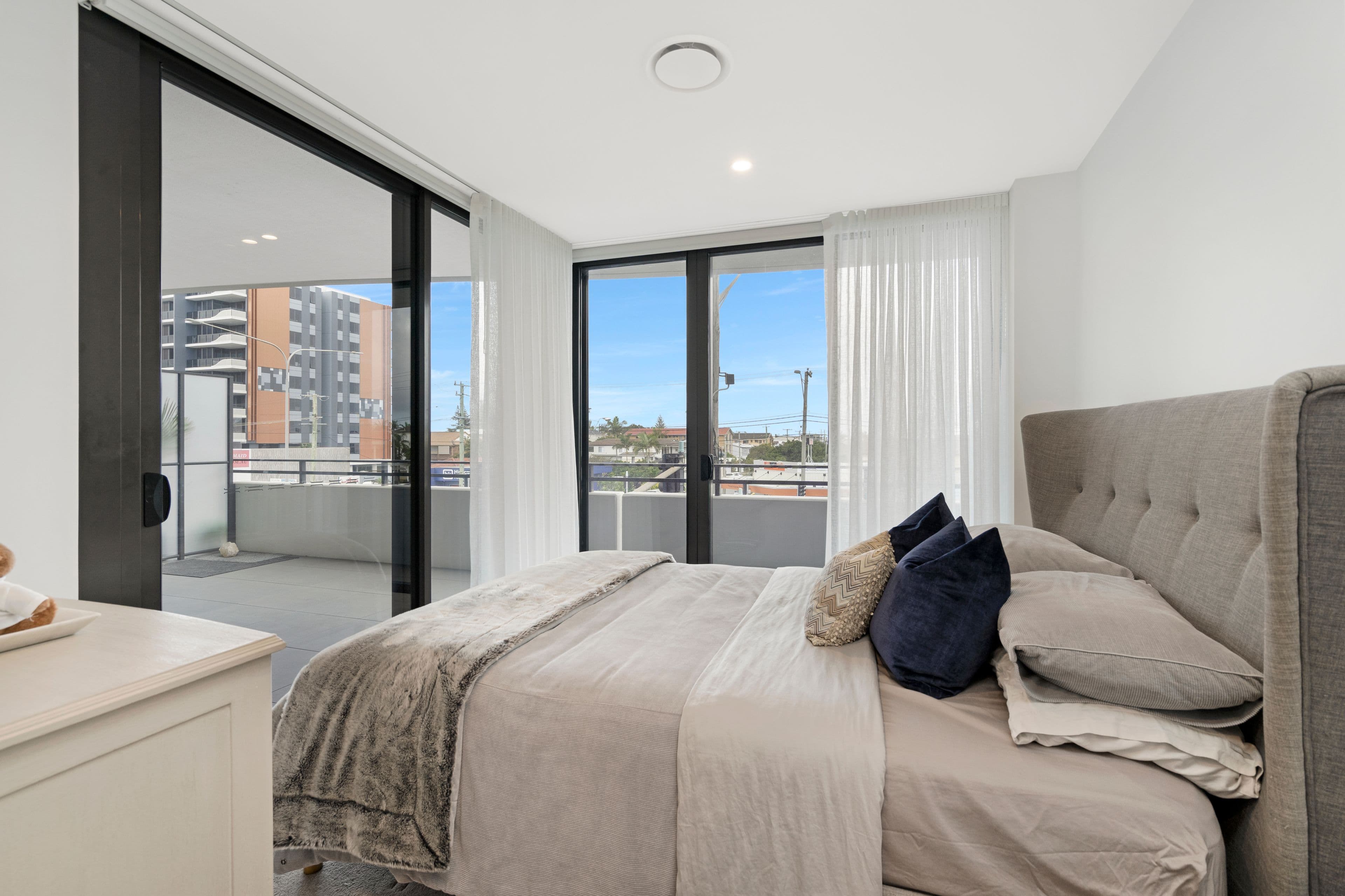 1 Bondi Avenue, Mermaid Beach QLD 4218, Mermaid Beach - Thumbnail 8