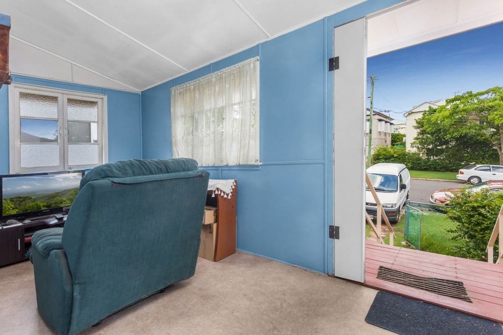 18 Lincoln Street, Wilston QLD 4051, Wilston - Thumbnail 2