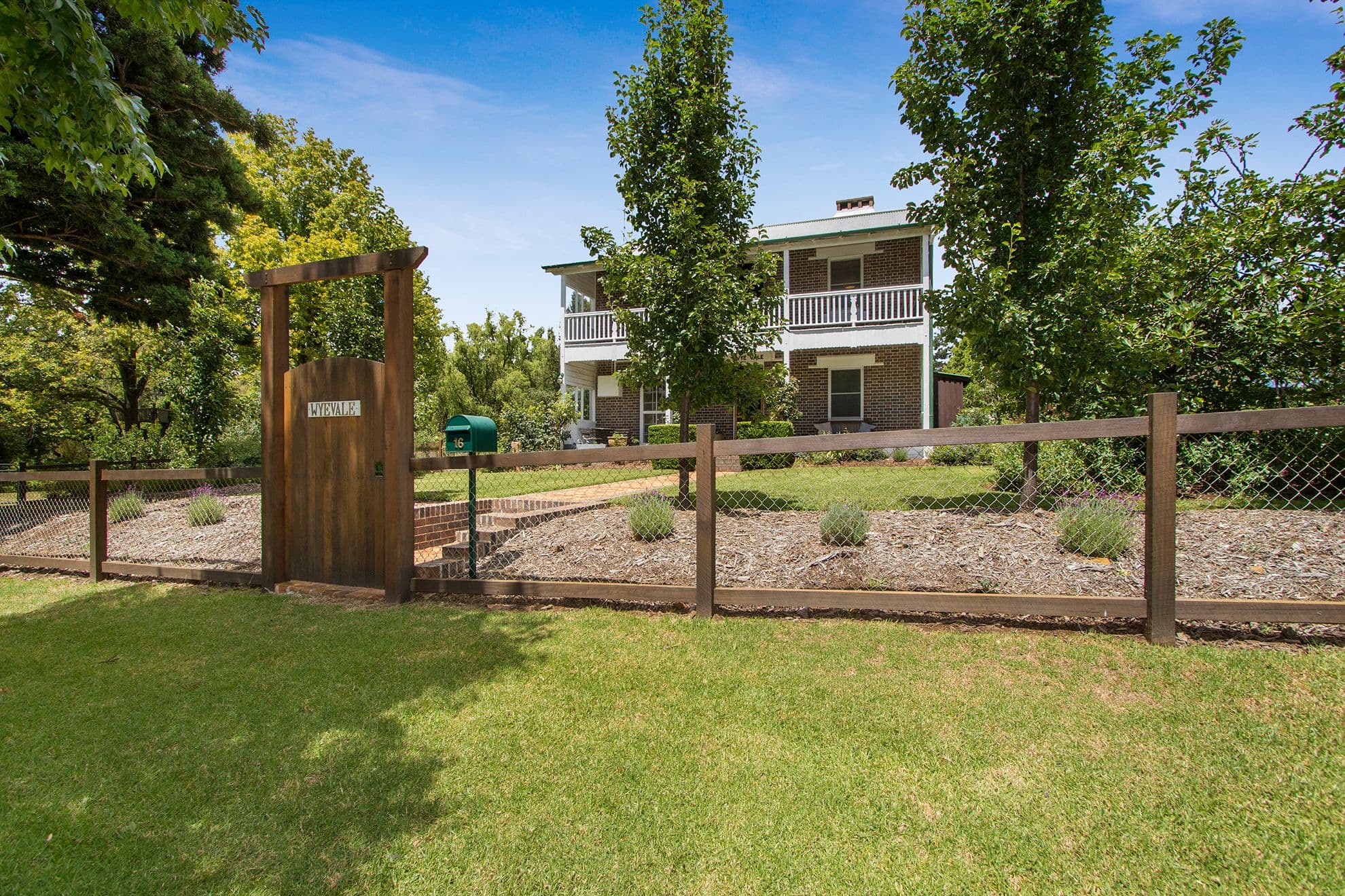 16 Short Street, Armidale NSW 2350, Armidale - Image 1
