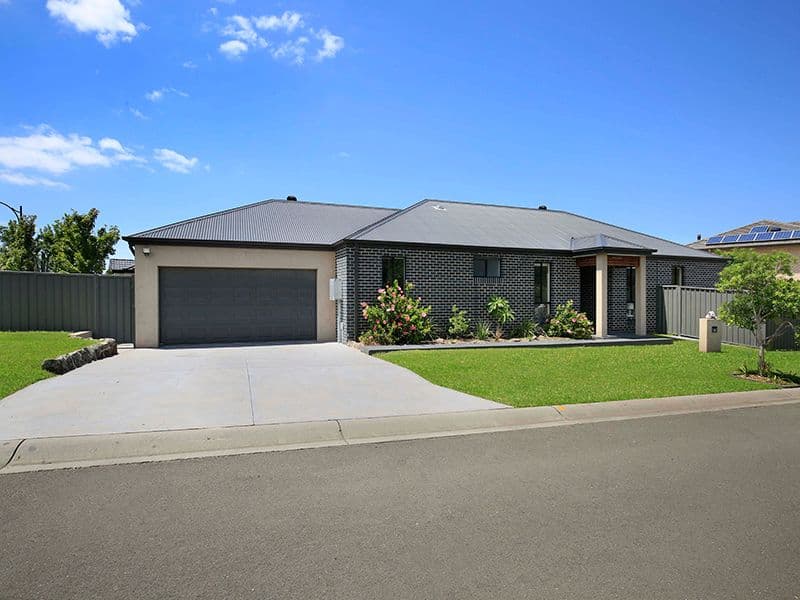 11 Gerongar Crescent, Haywards Bay - Image 1