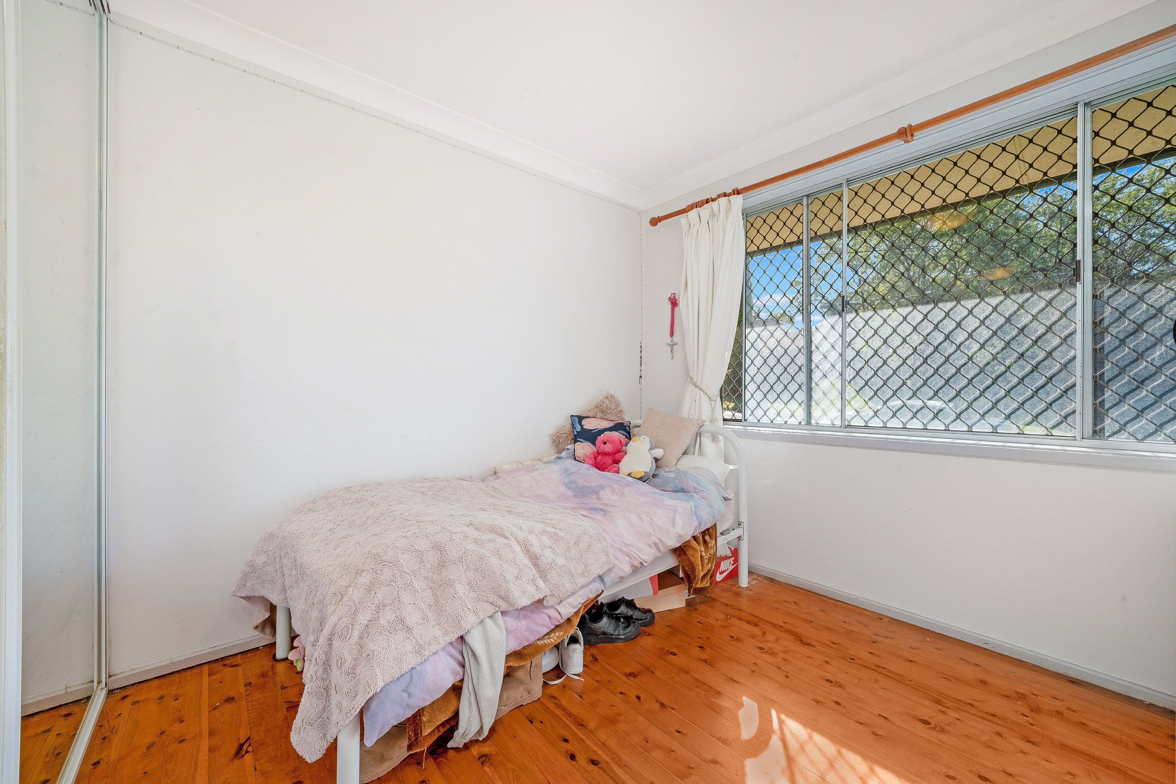 10 Yvonne Crescent, Georges Hall NSW 2198, Georges Hall - Thumbnail 8