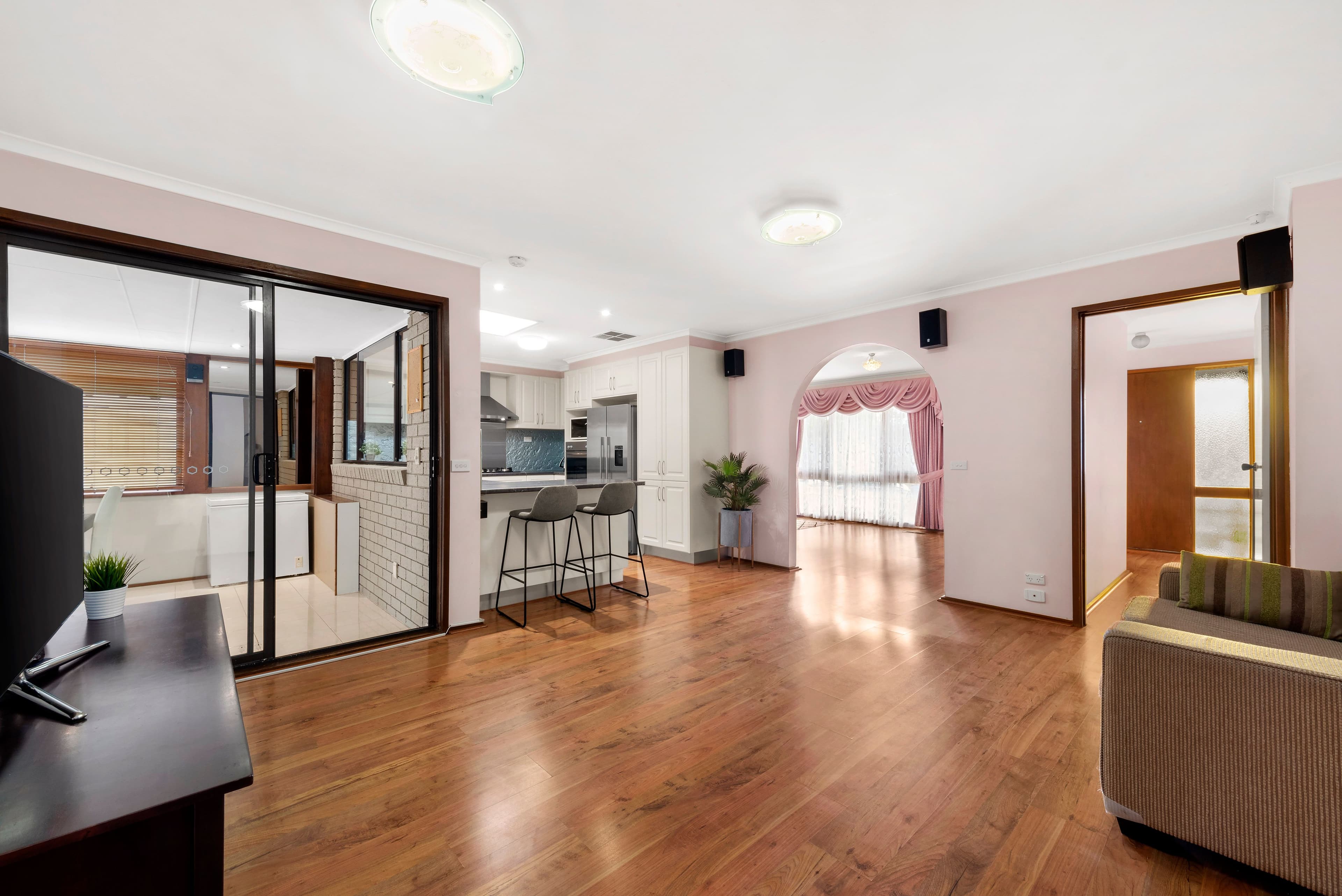 5 Valleyview Drive, Rowville VIC 3178, Rowville - Thumbnail 2