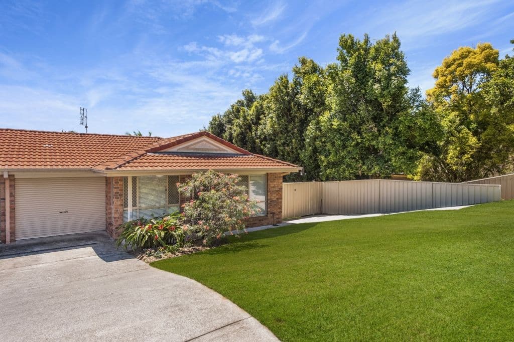 17 Casuarina Drive, Banora Point - Image 1