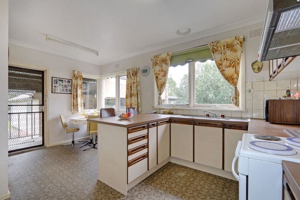 9 Sinclair Road, BAYSWATER VIC 3153, Bayswater - Thumbnail 4