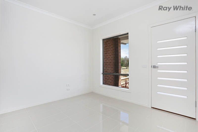 79 Hemsley Promenade, Point Cook VIC 3030, Point Cook - Thumbnail 2