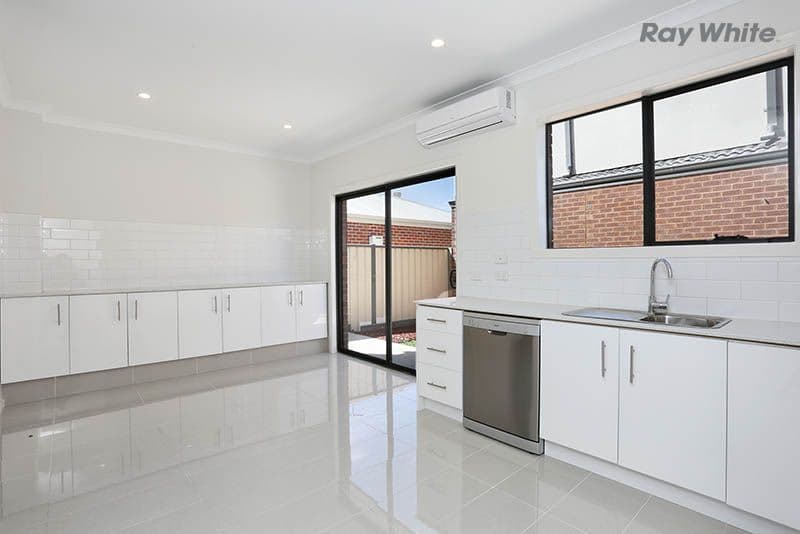 79 Hemsley Promenade, Point Cook VIC 3030, Point Cook - Thumbnail 4