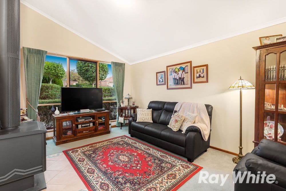 4 Friendship Avenue, Mill Park VIC 3082, Mill Park - Thumbnail 4