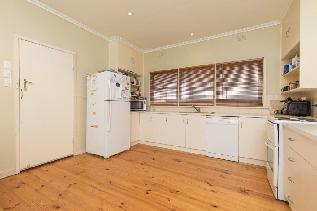 42 McKendrick Avenue, Mildura VIC 3500, Mildura - Thumbnail 3