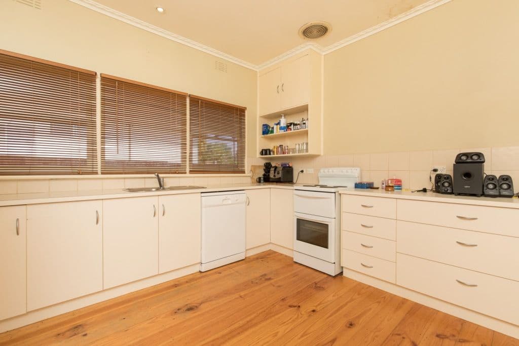 42 McKendrick Avenue, Mildura VIC 3500, Mildura - Thumbnail 4