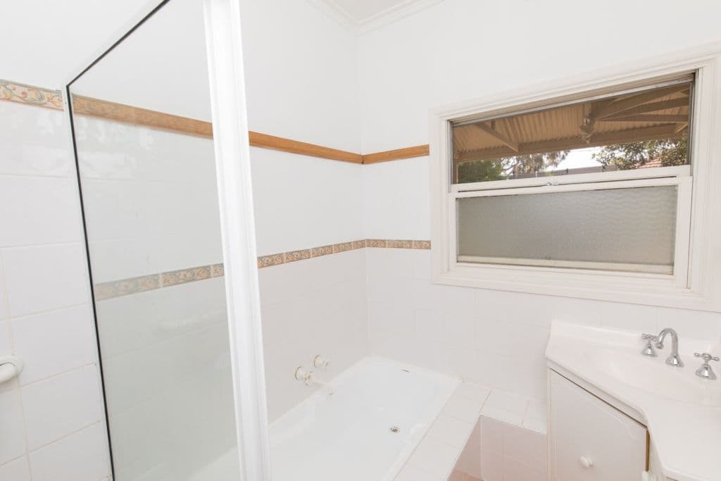 42 McKendrick Avenue, Mildura VIC 3500, Mildura - Thumbnail 8