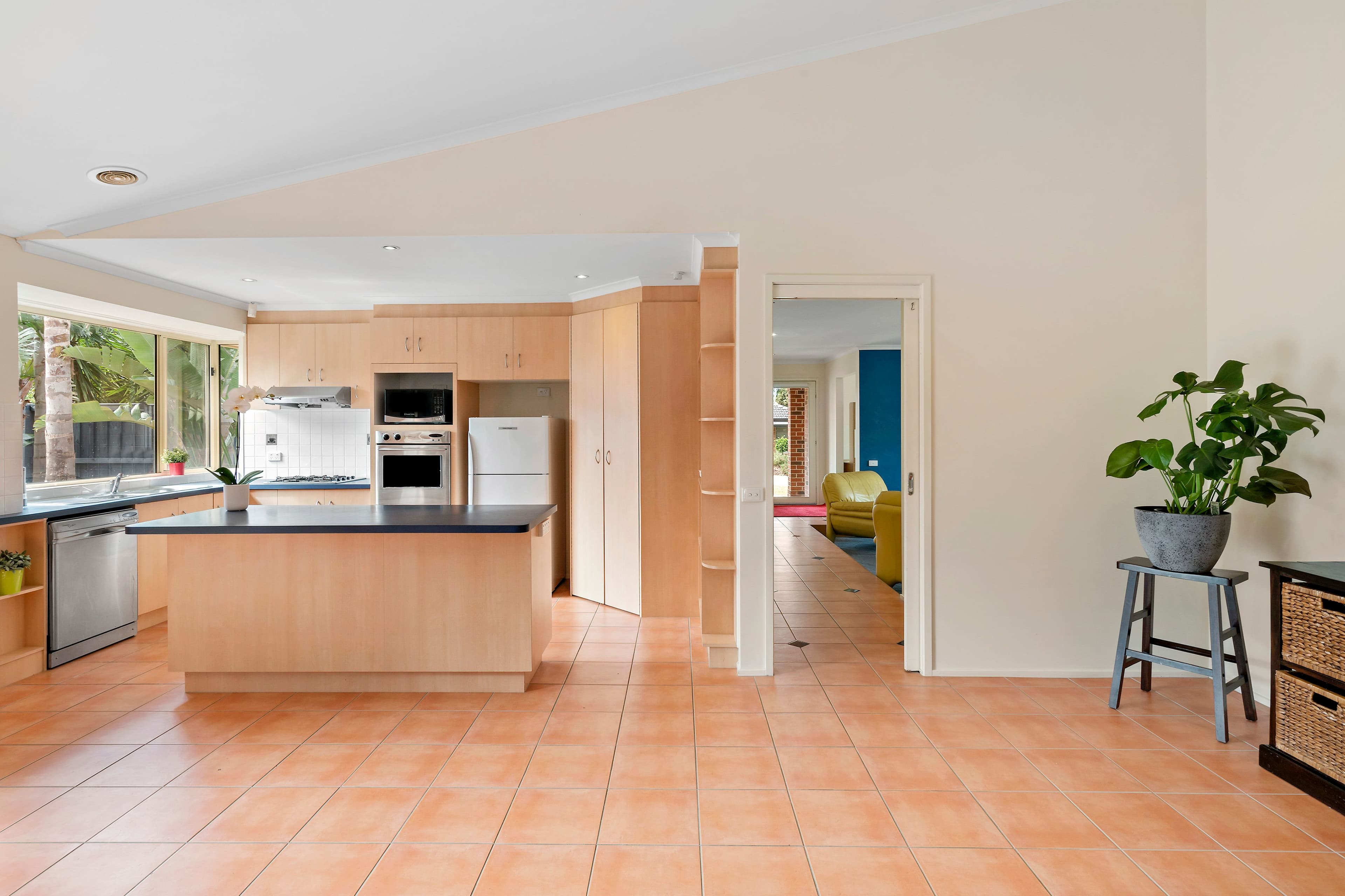 38 Manorwoods Drive, Frankston VIC 3199, Frankston - Thumbnail 3