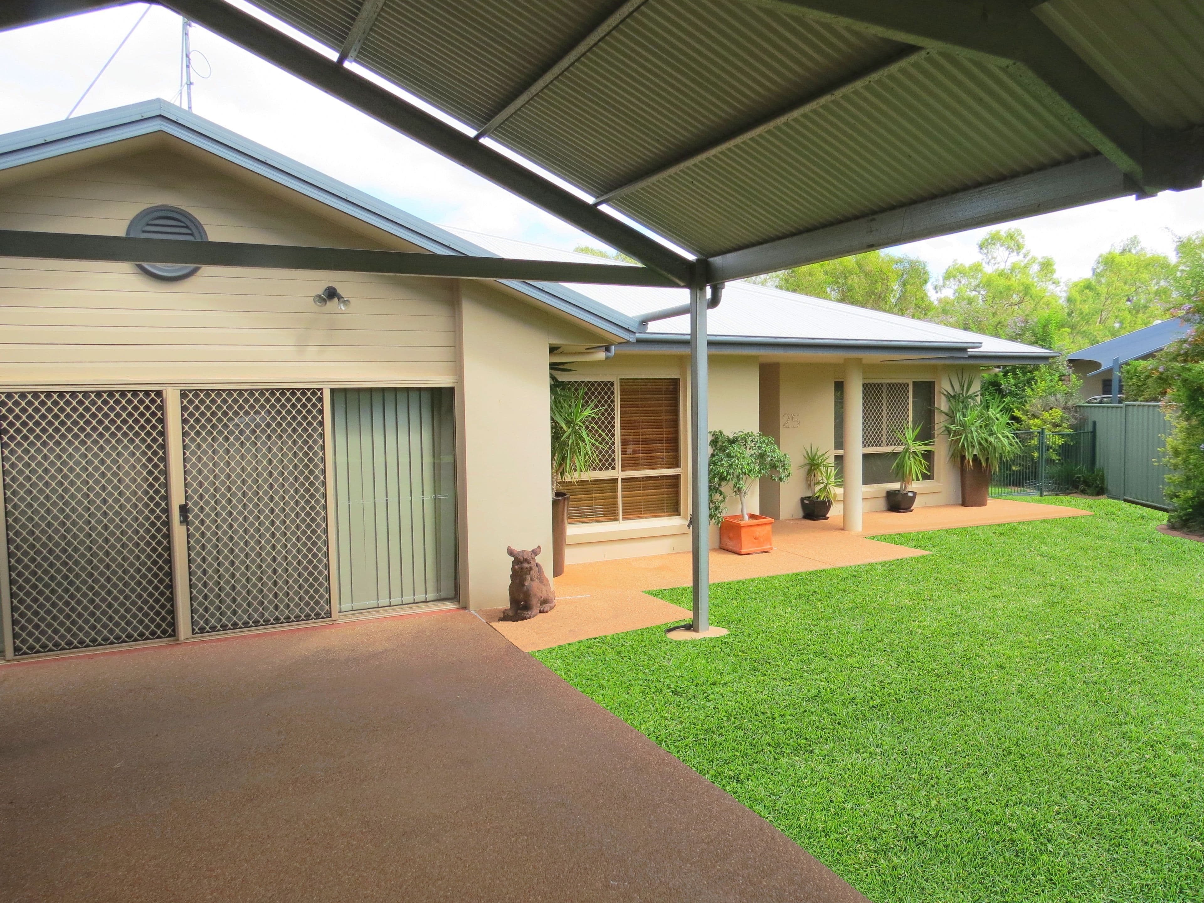 25 Whitchurch Road, Emerald QLD 4720, Emerald - Thumbnail 2