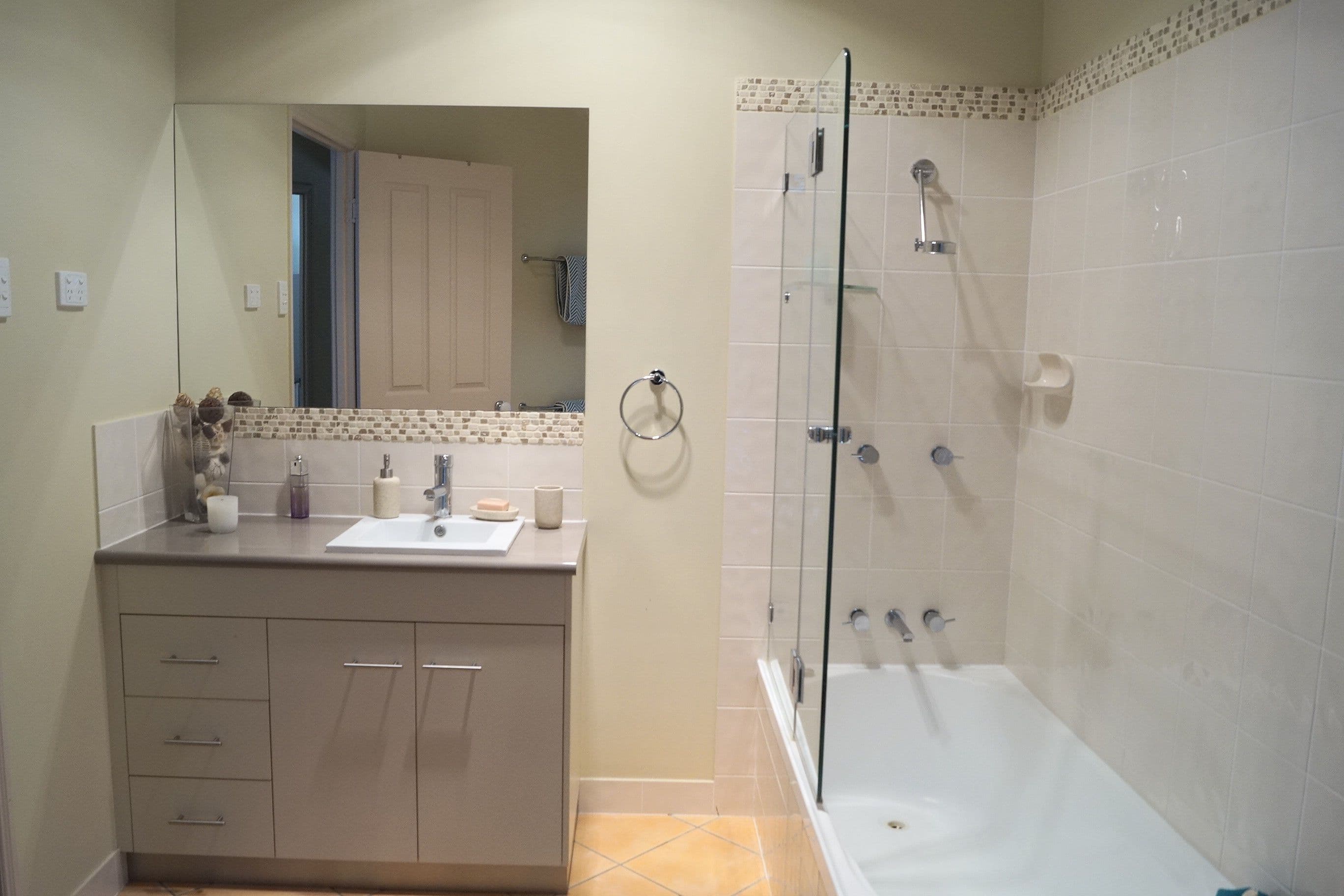 25 Whitchurch Road, Emerald QLD 4720, Emerald - Thumbnail 8