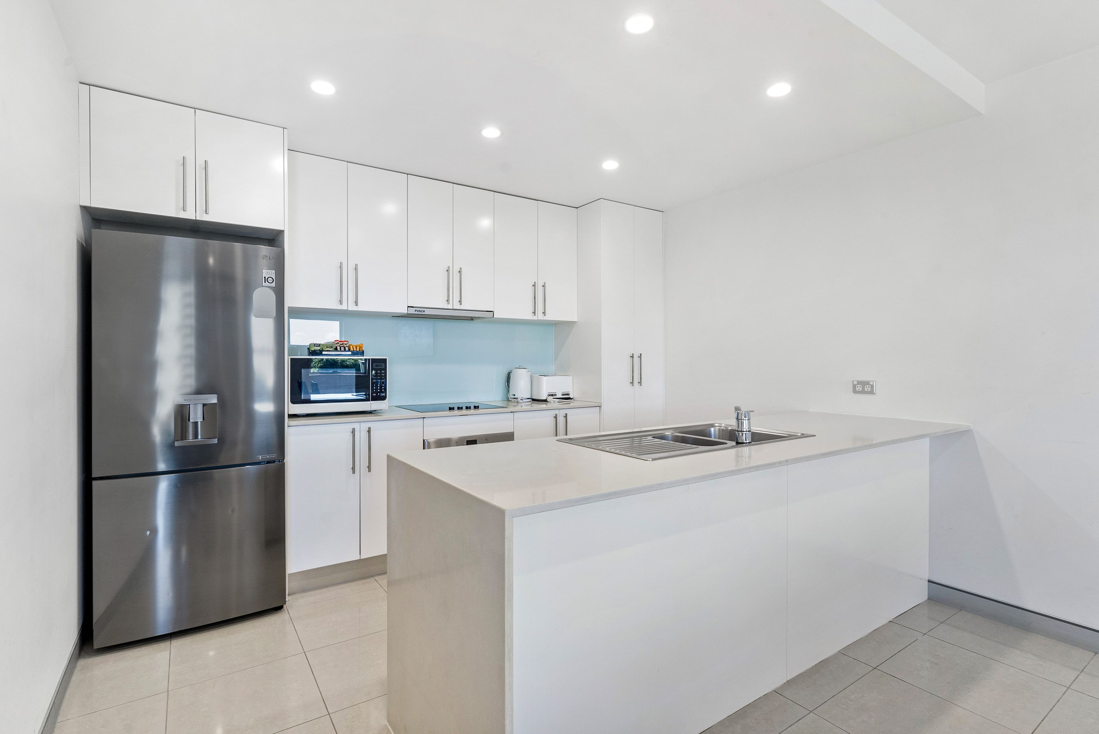 83 Marine Parade, Redcliffe QLD 4020, Redcliffe - Thumbnail 3