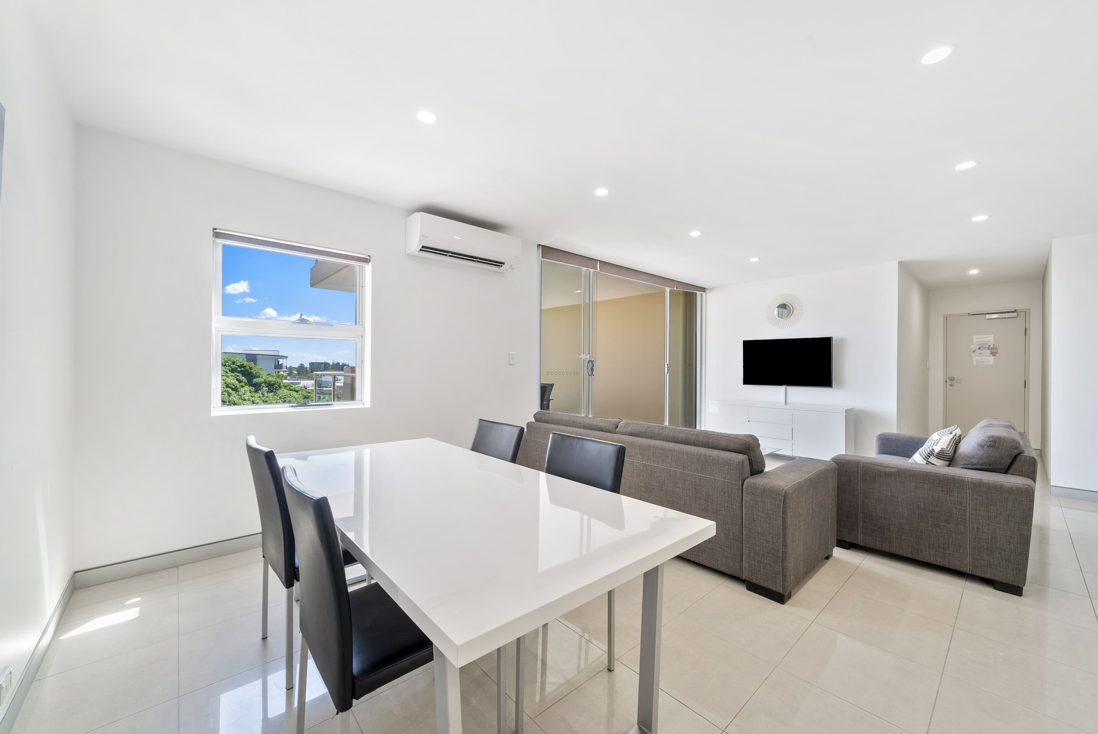 83 Marine Parade, Redcliffe QLD 4020, Redcliffe - Thumbnail 5