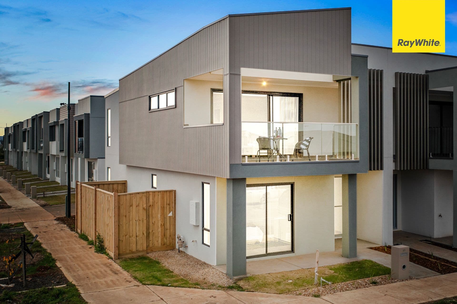 51 Lynwood Drive, THORNHILL PARK VIC 3335, Thornhill Park - Thumbnail 3