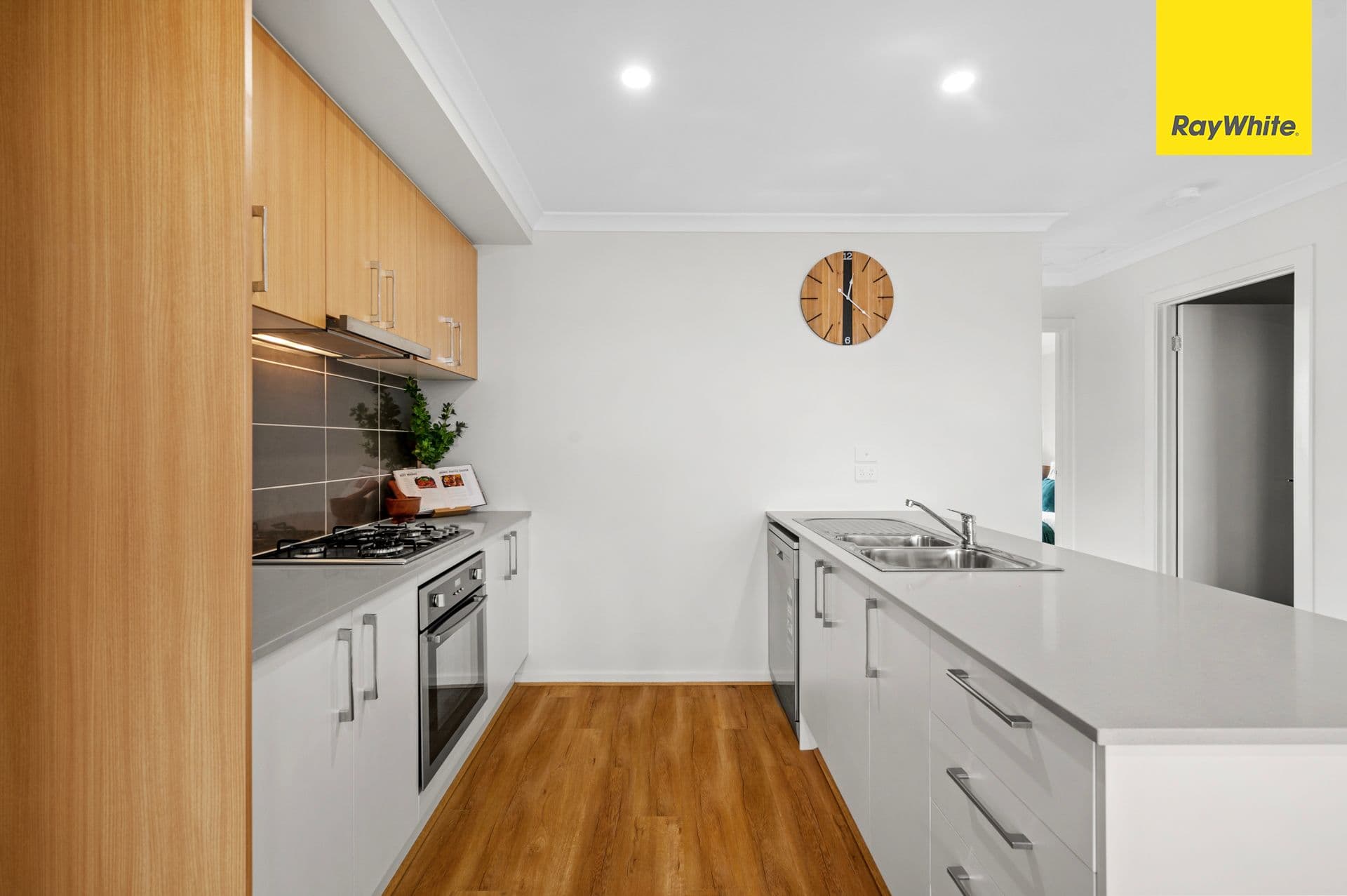 51 Lynwood Drive, THORNHILL PARK VIC 3335, Thornhill Park - Thumbnail 5