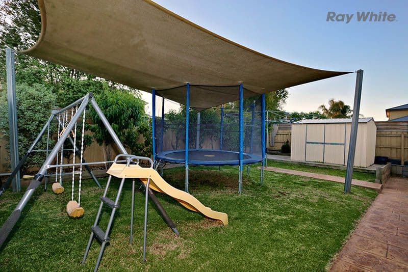 3 Whiteley Parade, TAYLORS LAKES VIC 3038, Taylors Lakes - Thumbnail 8