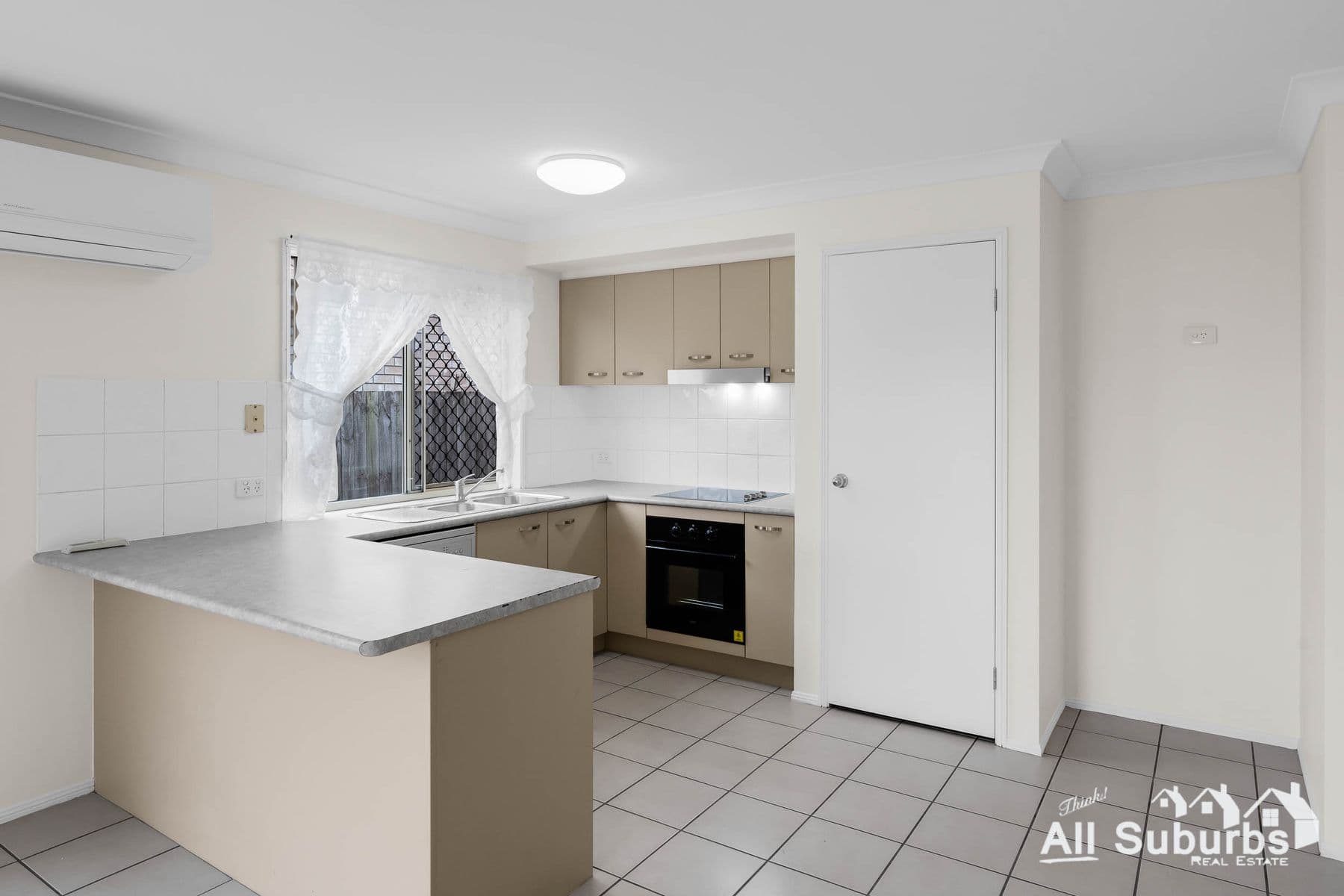 18 Griffen Place, Crestmead QLD 4132, Crestmead - Thumbnail 3