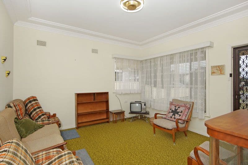 42 Shortland Avenue, KILLARNEY VALE NSW 2261, Killarney Vale - Thumbnail 3