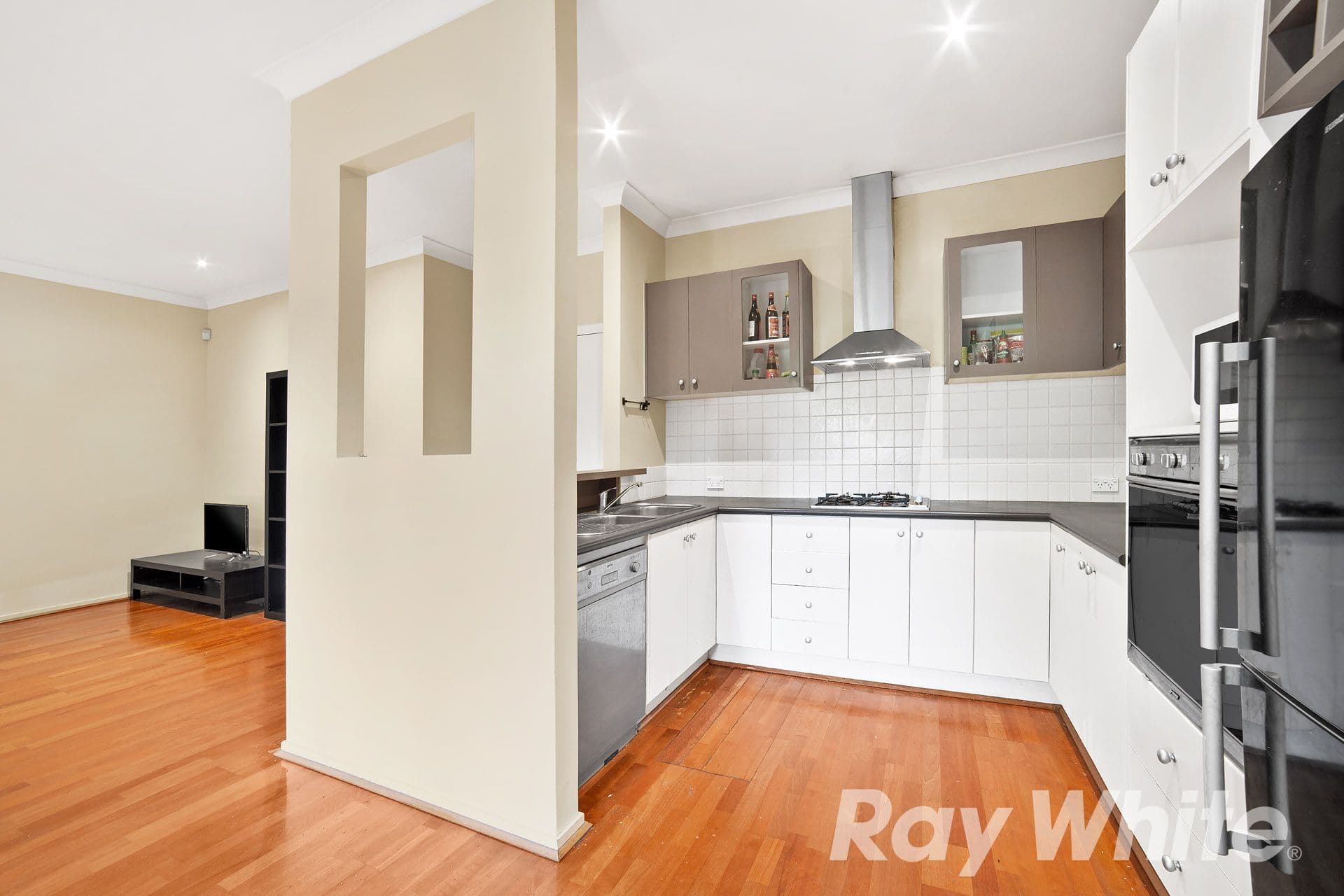 31 Jade Circuit, Burwood East VIC 3151, Burwood East - Thumbnail 2