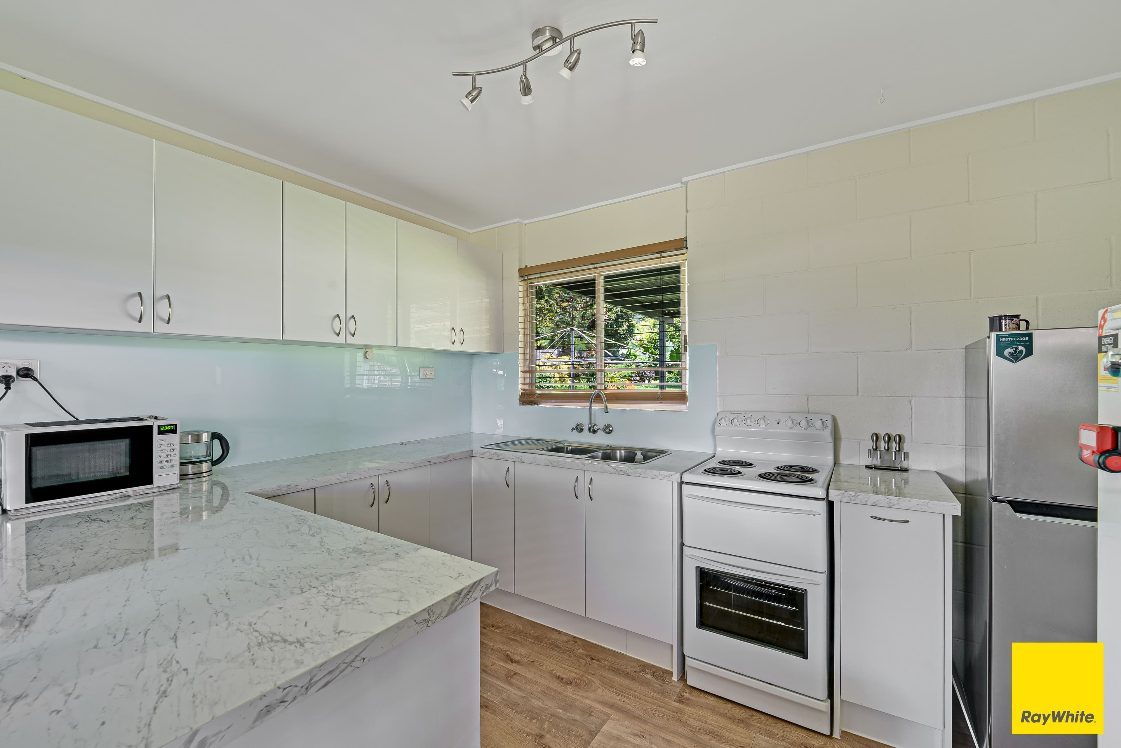 30 Peridot Street, Bayview Heights QLD 4868, Bayview Heights - Thumbnail 4