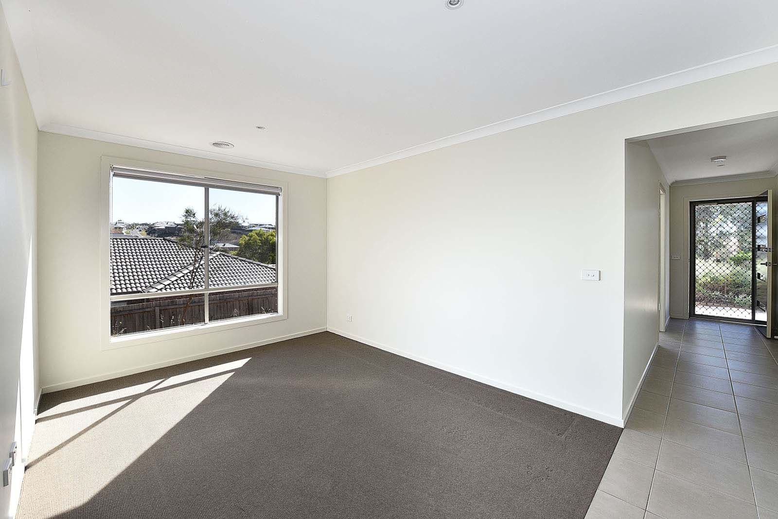 10 Cannington Grove, Sunbury VIC 3429, Sunbury - Thumbnail 3