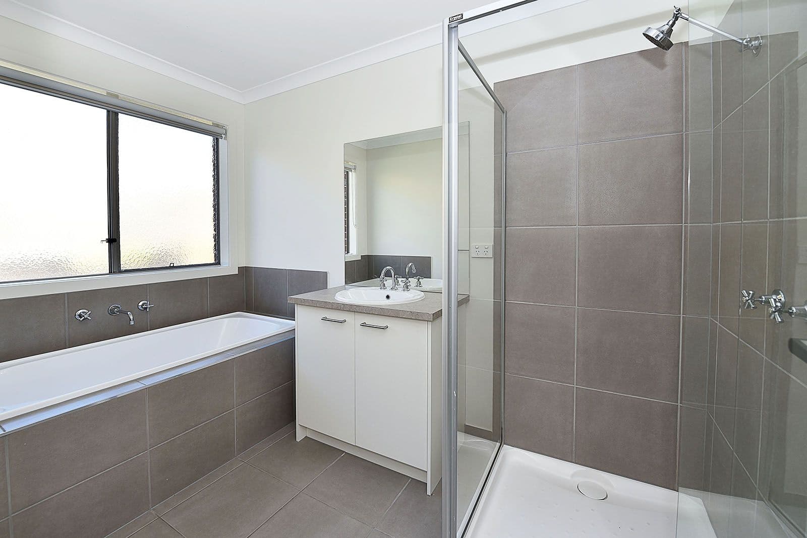 10 Cannington Grove, Sunbury VIC 3429, Sunbury - Thumbnail 4